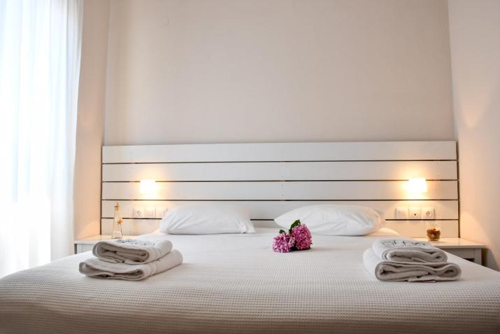 Akro Rooms