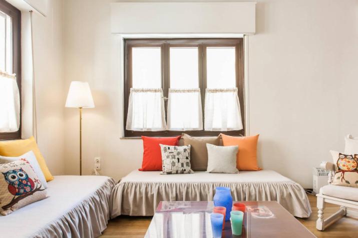 Vintage Charm by the Acropolis!