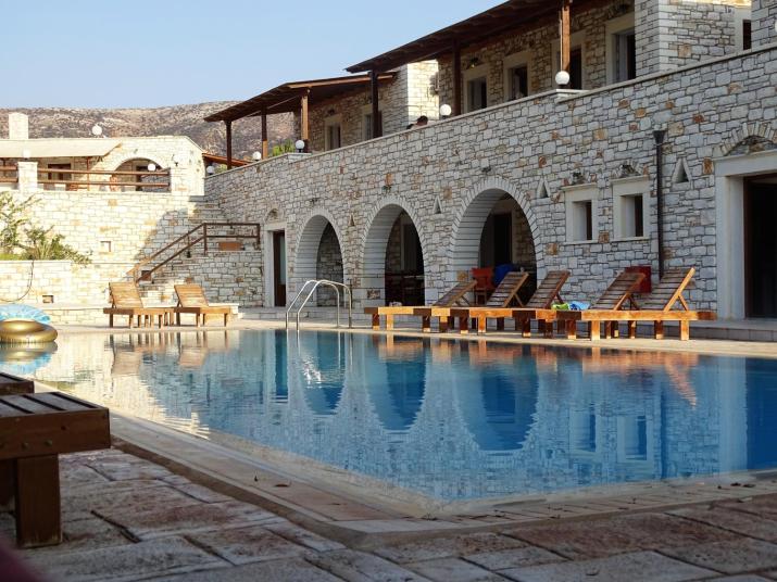 Avgerinos Village