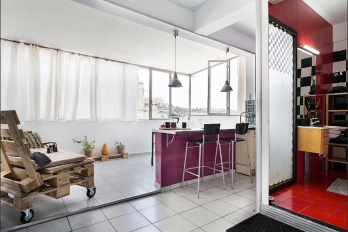 Spacious bright loft near Acropolis