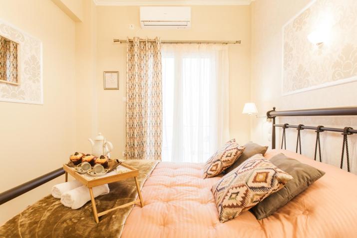 Modern Antique Private rooms near to Acropolis Museum and metro station