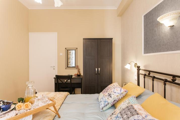 Modern Antique Private rooms near to Acropolis Museum and metro station