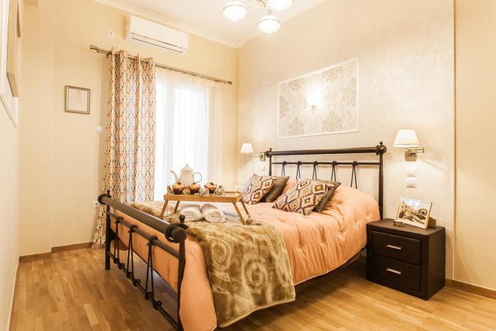 Modern Antique Private rooms near to Acropolis Museum and metro station