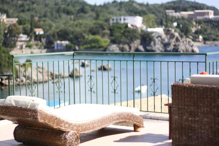 Akis Apartments
