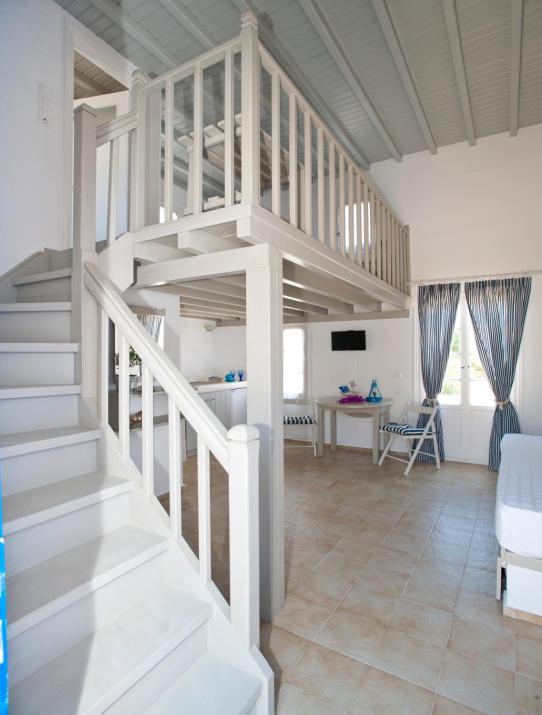 Gryparis' Club Apartments