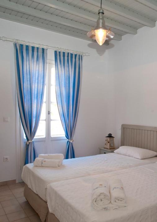 Gryparis' Club Apartments