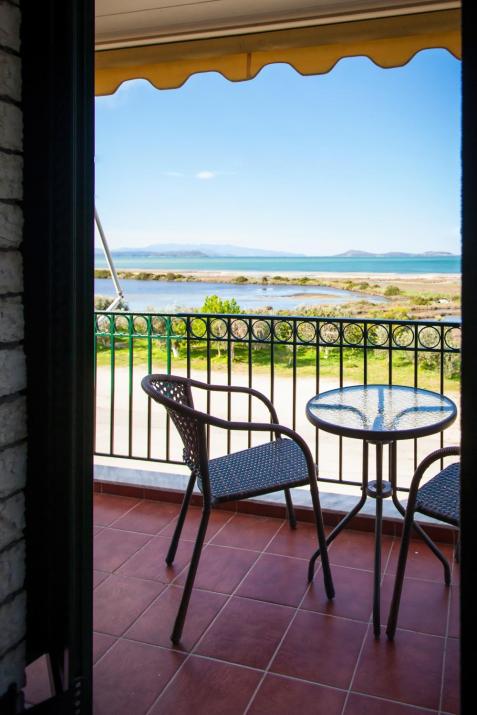 Koronisia Apartments