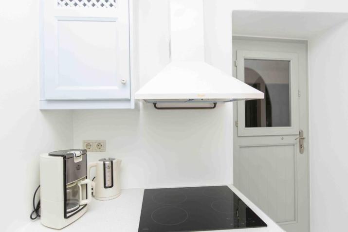Aegean White Home