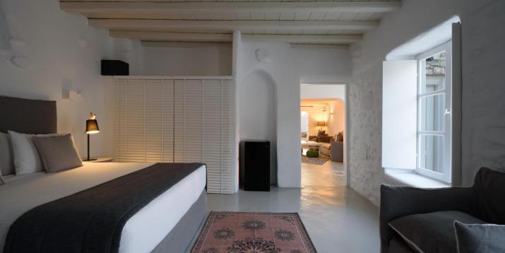 Cova Mykonos Suites