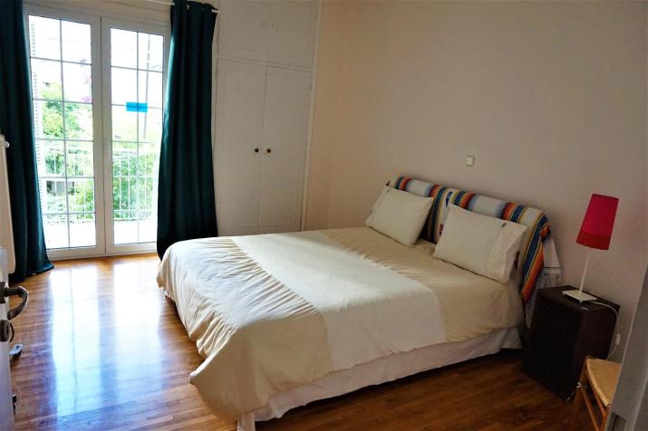 Cute cozy and central -home away from home