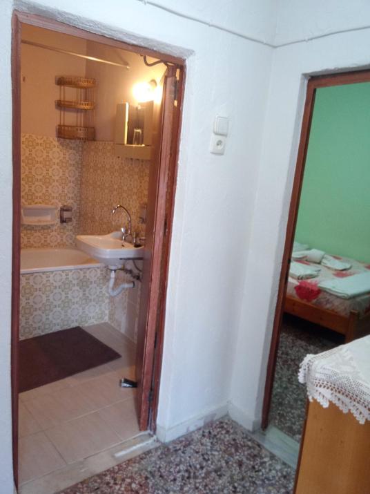 GIORGOS HOUSE
