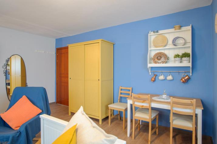 La Casa - traditionally elegant apt 38m2 w prk grd