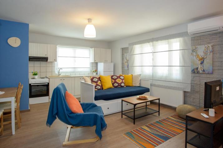 La Casa - traditionally elegant apt 38m2 w prk grd