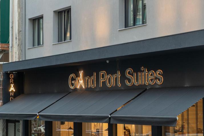 Grand Port Suites
