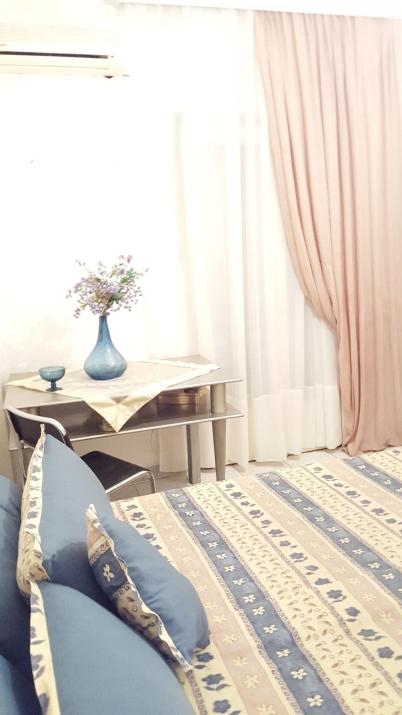 CENTER neat the sea and metro and conference center of concert hall