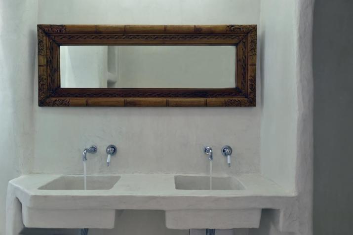 Zefi Hotel & Suites
