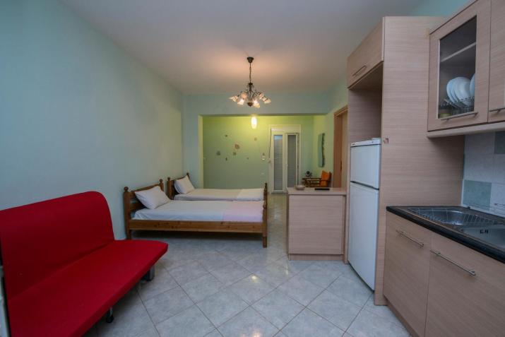 Sophi's L Studios & Apartments