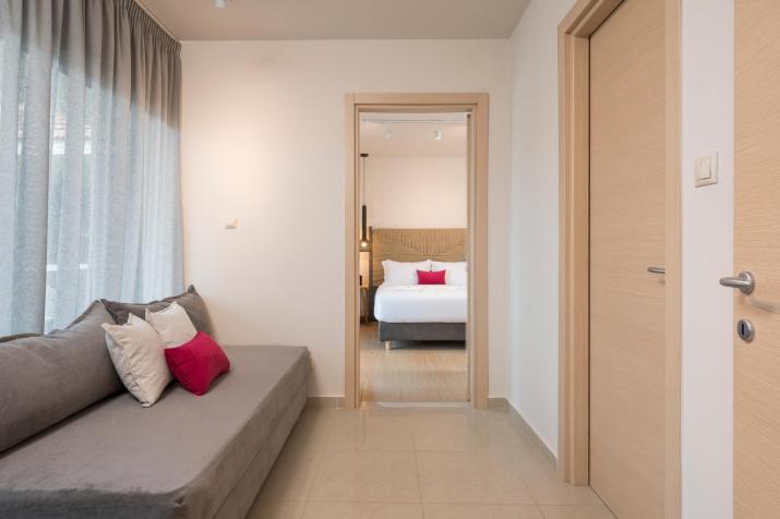 Trianon Luxury Apartments & Suites