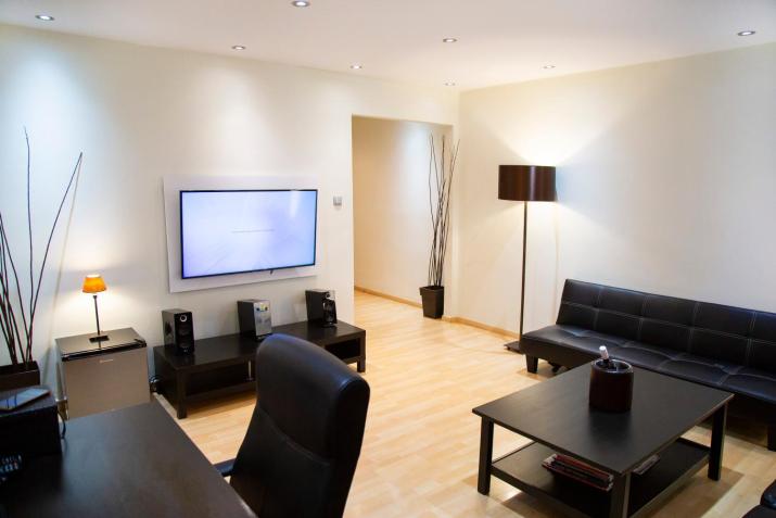 Athens Best location, 6 Ermou street, Syntagma square