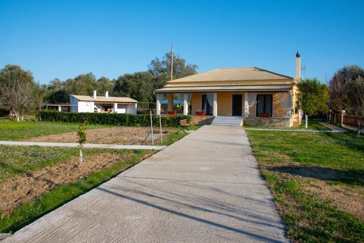 Mediterre Garden House