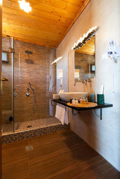 1822 Makrinitsa Suites