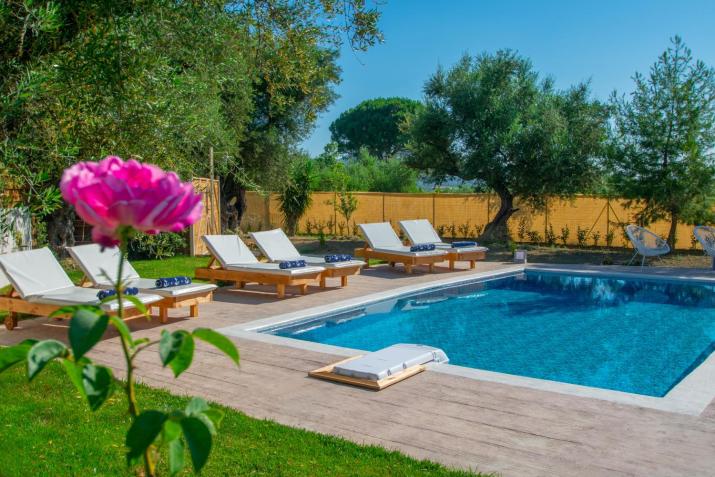 Zante Lagos holiday homes Treehouse and Villa