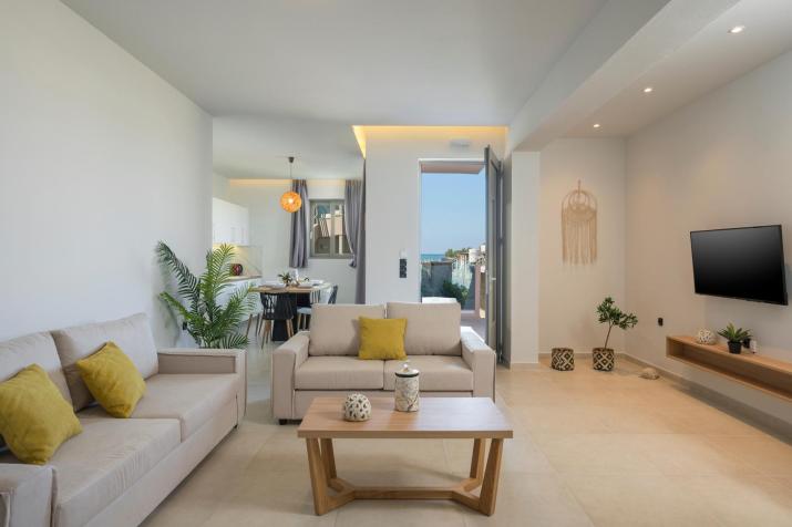 Aegean Breeze Luxury Apartments next to the sea