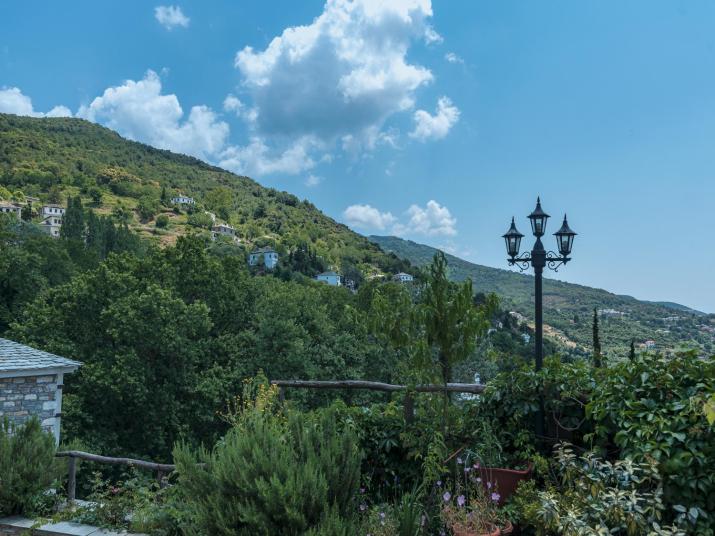 To Stefani tis Makrinas