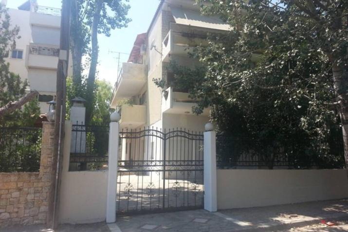 Air conditioned STUDIO in quite garden with barbecue Athens