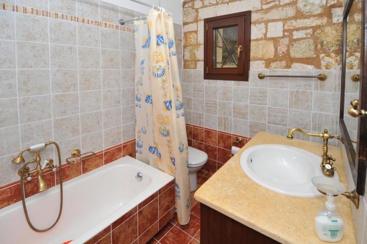 VILLA KOUTSOYPIA STONE HOUSE