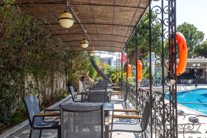 Oasis Hotel Apartments
