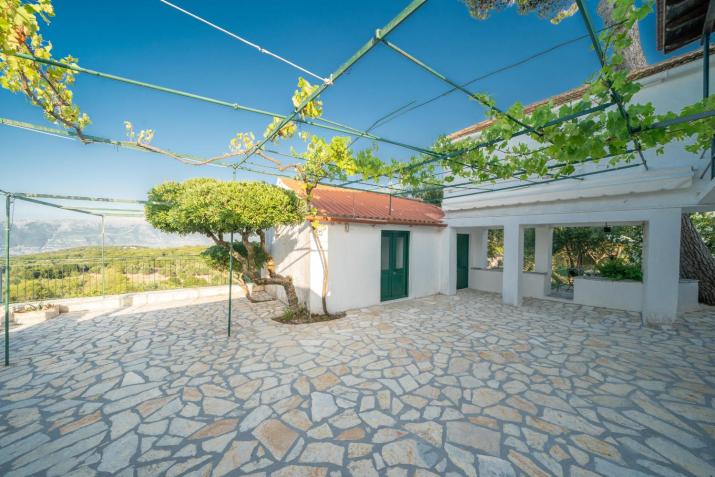 Villa eleni