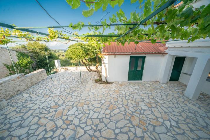 Villa eleni