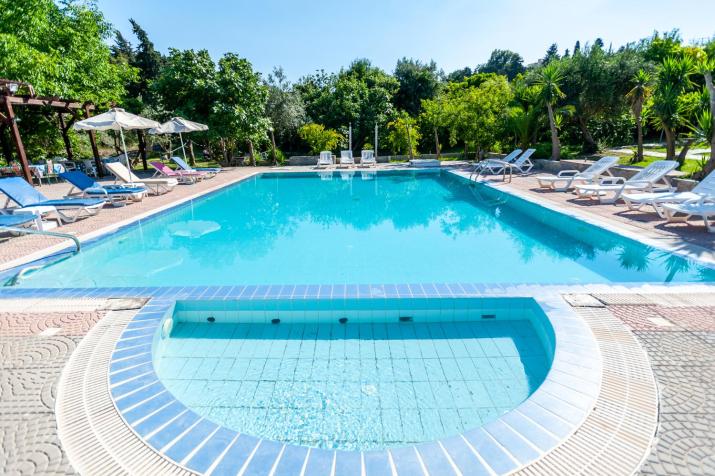 Artemis Studios - Pool and garden