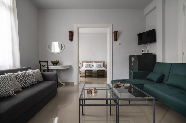 Polytimon, an Athenian neoclassical apartment