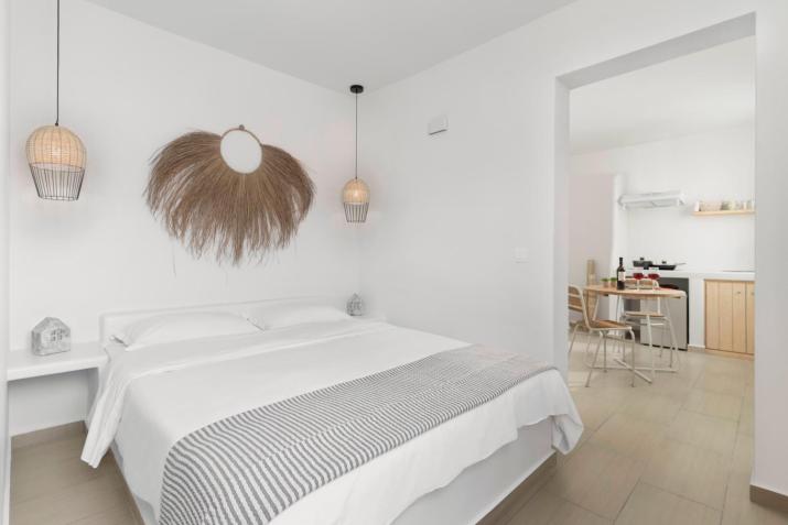 Thallos Cave House and Apartments