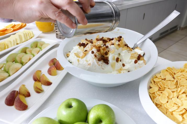 Alexandra Elegance Bridging Generations