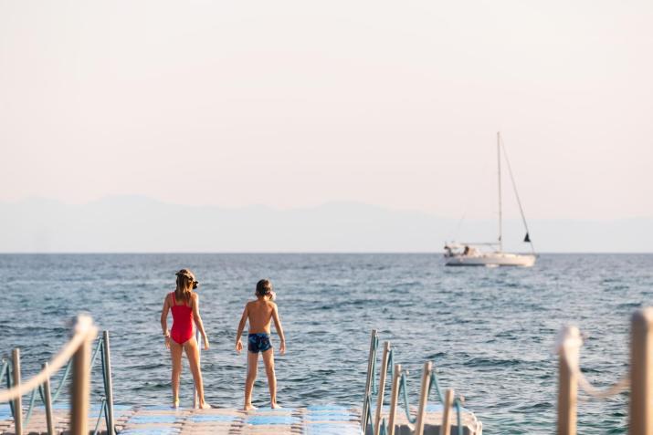 Alexandra Elegance Bridging Generations