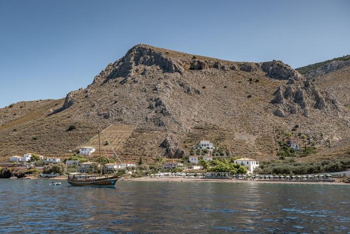 Four Seasons Hydra Luxury Suites