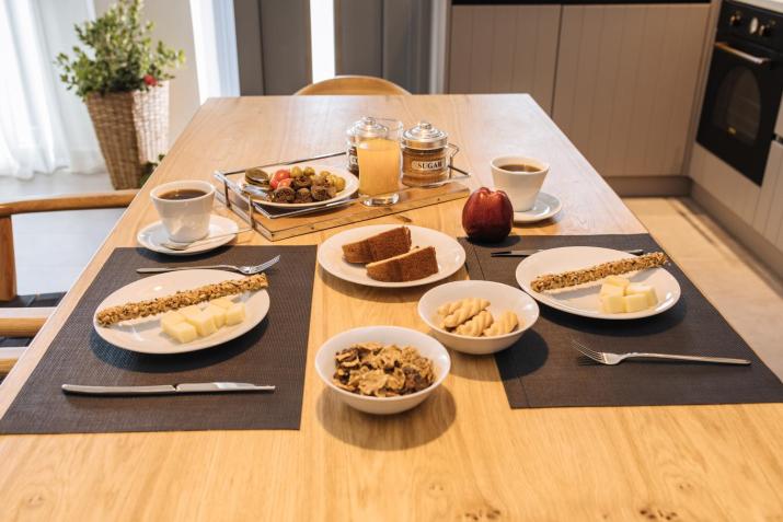 Amer Villa Santorini with outdoor hot tub