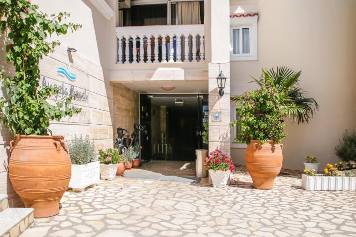 Angela Beach Hotel & Apts