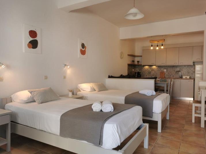 Helen's Minimal Studios & Apartments