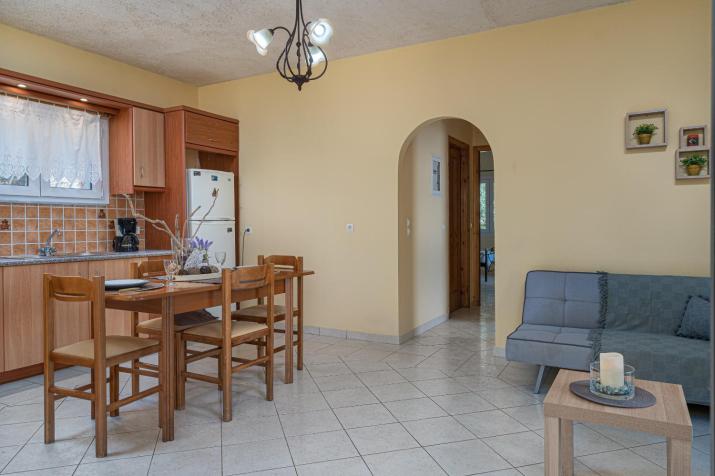 Keri Marathias Pavezzo Villa