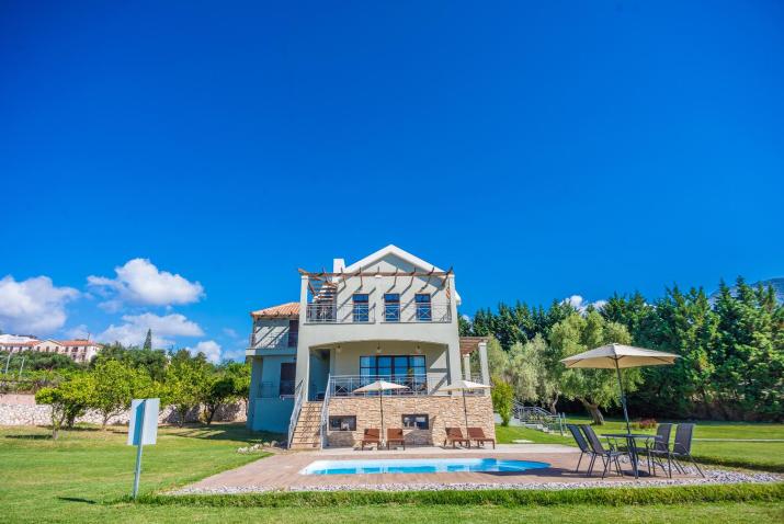 Filon Ktima Beachfront Upscale Villa