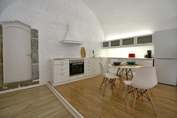 Hydra Hospitality Port Apartment