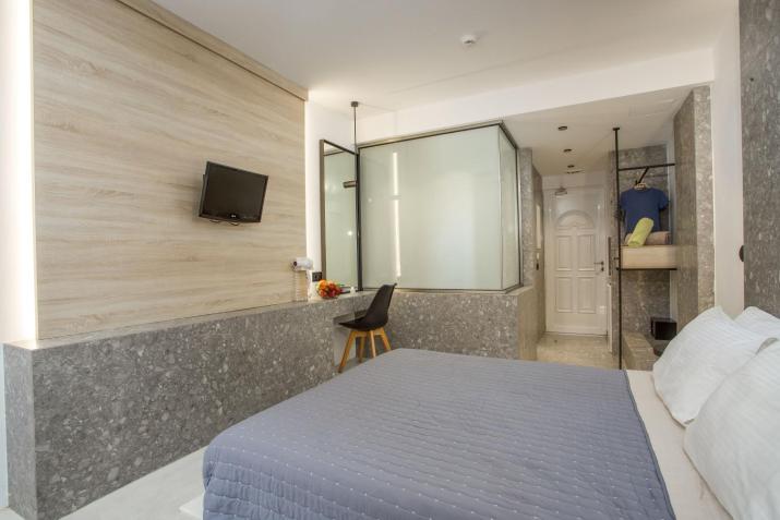 Dias Studios & Suites