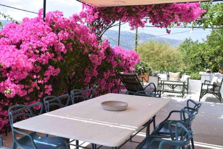 Konstantinas House, a touch of nature & sea