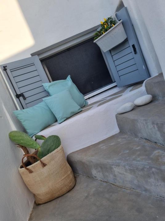 Hara’s Villa in Naousa , Paros