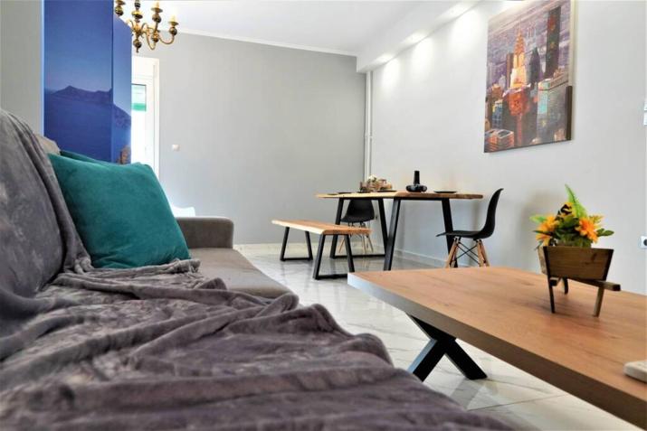 Athens Central 3BD Apartment next to Metro Luxury