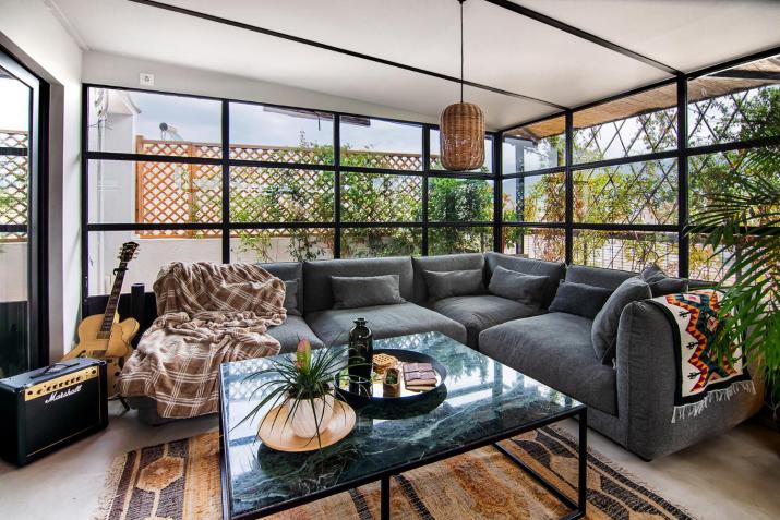 Unique solar penthouse with jacuzzi and sauna in central Athens